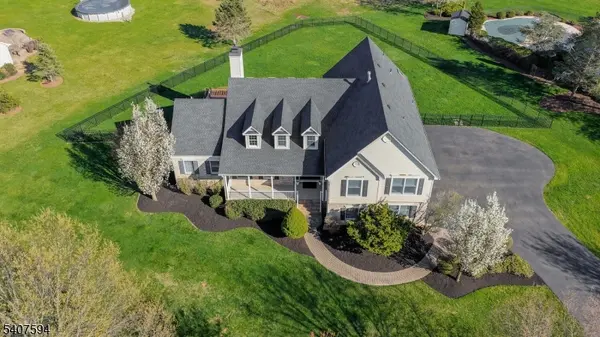 82 Oxford Pl, Hillsborough Twp., NJ 08844