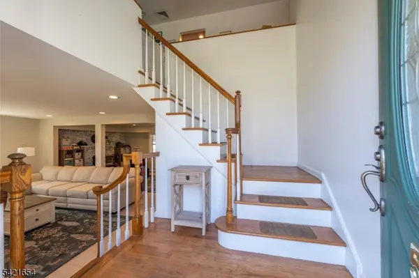 5 Abbey Ln, Pequannock Twp., NJ 07444