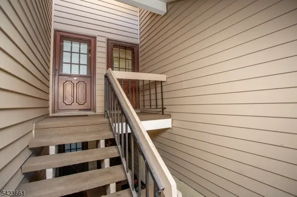 52 Hillside Ct, Union Twp., NJ 08809