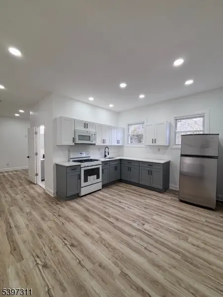 48 N York St #1R, Paterson City, NJ 07524