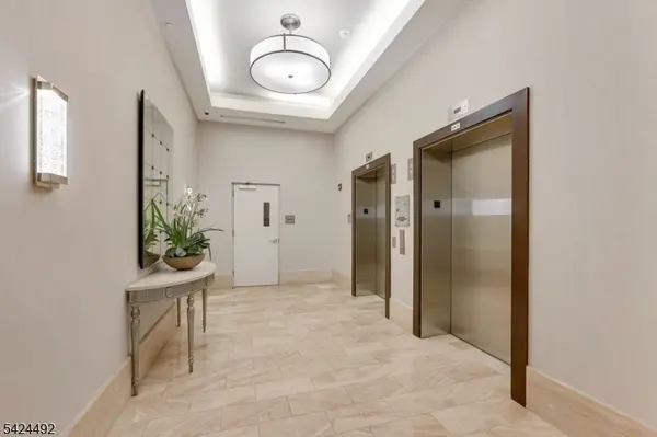 40 W Park #304, Morristown Town, NJ 07960