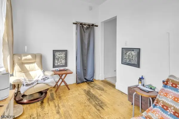 61 Victoria Ave, Newark City, NJ 07104