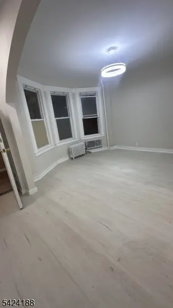 354 Dakota St, Paterson City, NJ 07503