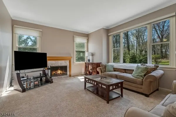 59 Bernard St, Branchburg Twp., NJ 08876