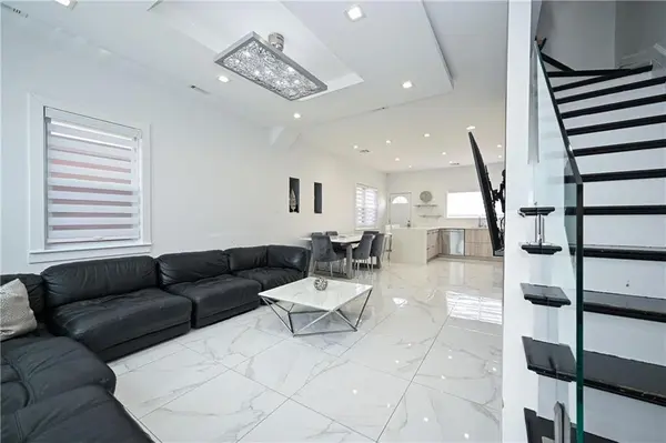 33 Kings PL, Brooklyn, NY 11223