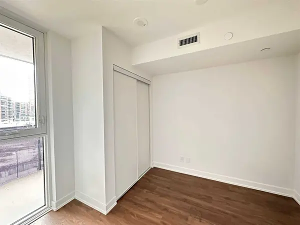 30 Tretti WAY #406, Toronto C06, ON M3H 0E3