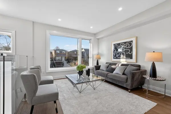 29 Butterworth AVE, Toronto E06, ON M1L 1H2