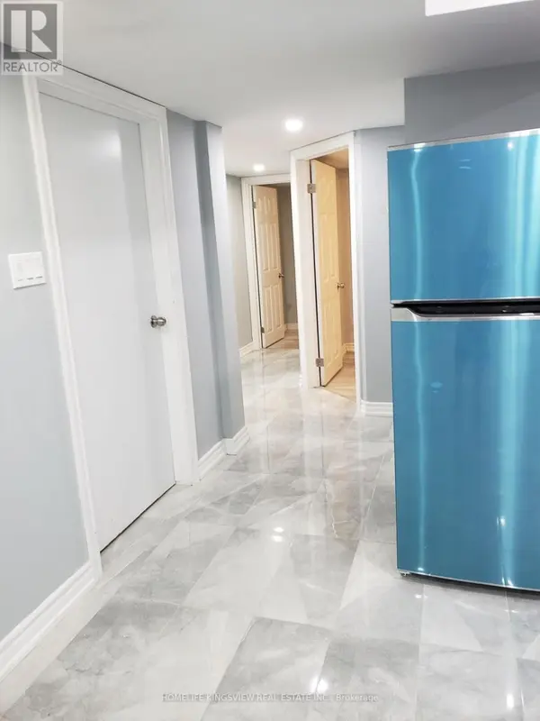 24 Weston CRES N, Ajax, ON L1T 0C7