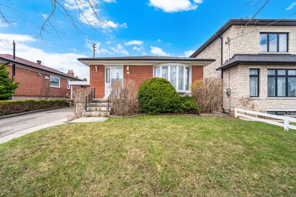 24 Beran DR, Toronto E09, ON M1G 1G1