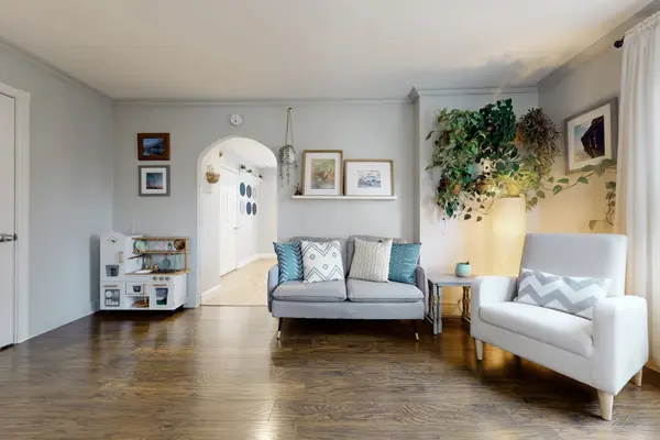 24 York ST, Ajax, ON L1S 1S8