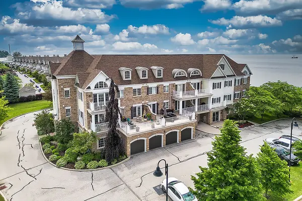 375 Lakebreeze DR #102, Clarington, ON L1B 0A3