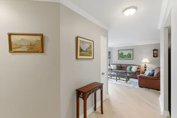 360 Watson ST W #903, Whitby, ON L1N 9G2