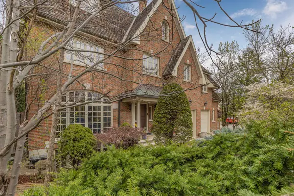 34 Garden AVE, Richmond Hill, ON L4C 6L9