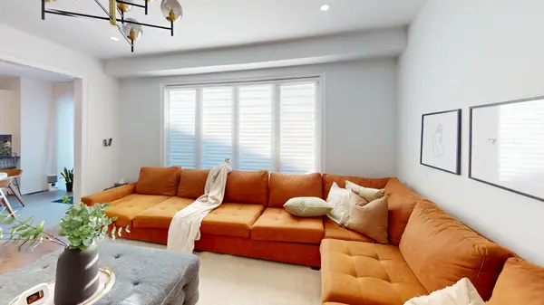 34 Kidd ST, Bradford West Gwillimbury, ON L3Z 0V5