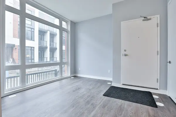 2 Steckley House LN #906, Richmond Hill, ON L4S 1M4