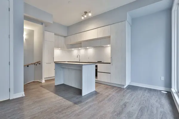 2 Steckley House LN #906, Richmond Hill, ON L4S 1M4