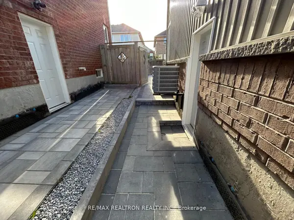 16 Yang ST W #Bsmnt, Richmond Hill, ON L4E 0L5