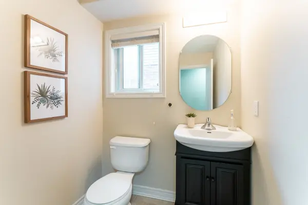 110 Banting CRES, Essa, ON L0M 1B6