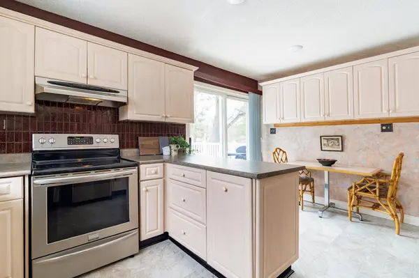 21 Pooles RD, Springwater, ON L9X 0P5