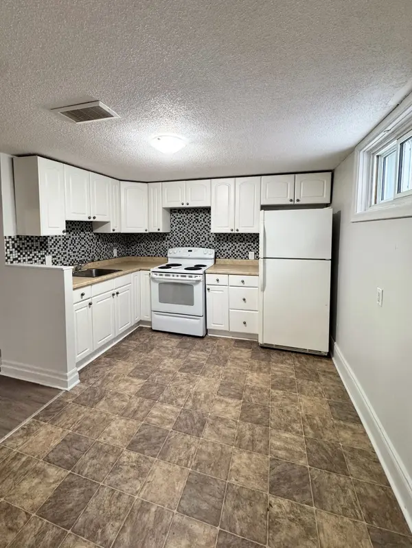 124 Berczy ST #Lower, Barrie, ON L4M 3R4