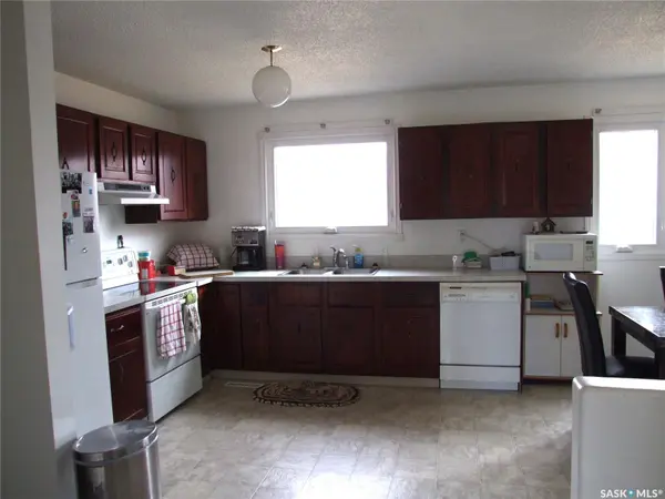 524 1st STREET W, Leader, SK S0N 1H0