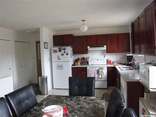 524 1st STREET W, Leader, SK S0N 1H0