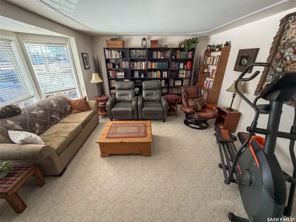 118 Cedar AVENUE N, Eastend, SK S0N 0T0