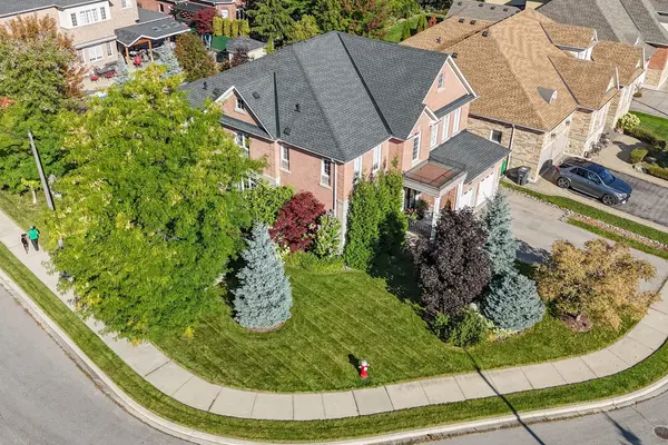 21 Adriatic CRES, Brampton, ON L6P 1Y9