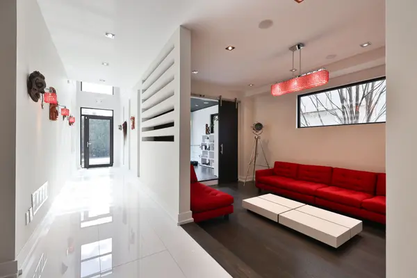 647 Montbeck CRES, Mississauga, ON L5G 1P1