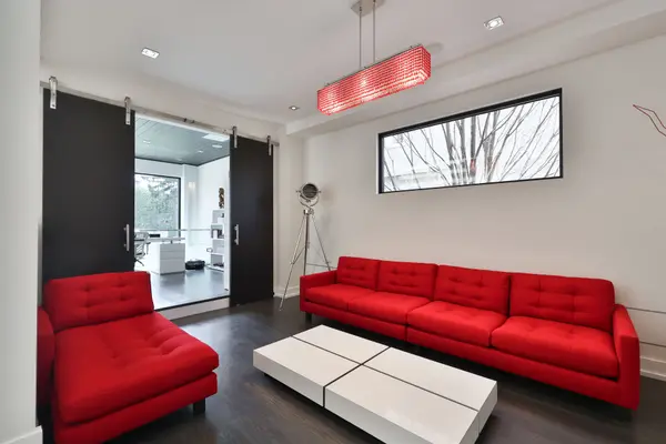 647 Montbeck CRES, Mississauga, ON L5G 1P1