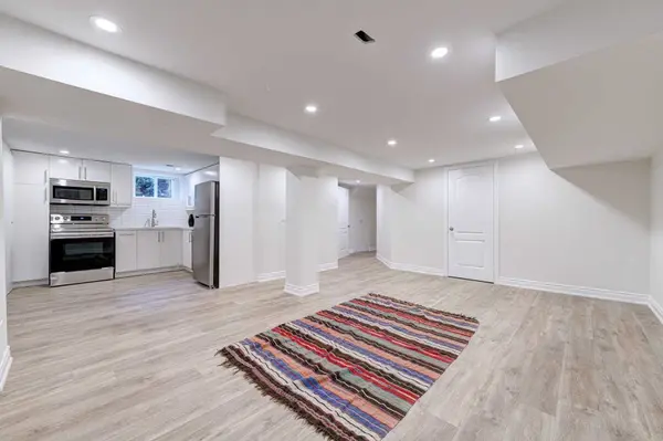 4 Nashland AVE, Toronto W08, ON M9B 2V4