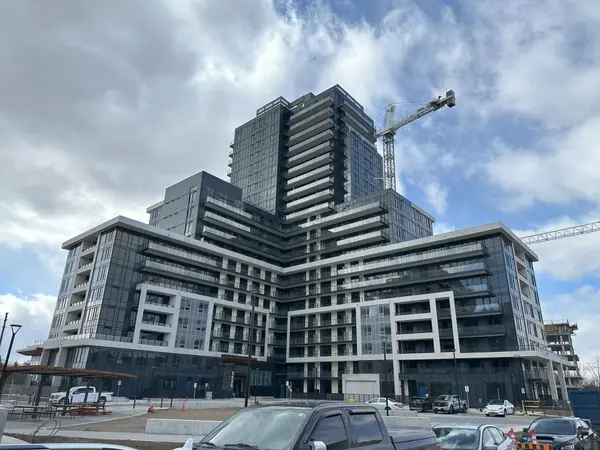 3220 William Coltson AVE #309, Oakville, ON L6H 7C2