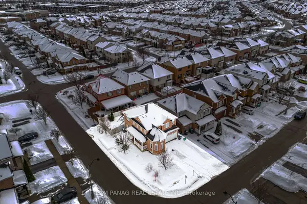 3 Decker Hollow CIR, Brampton, ON L6X 0L1