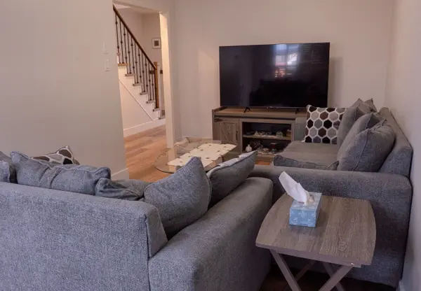 1385 Brookstar DR, Oakville, ON L6M 3W2