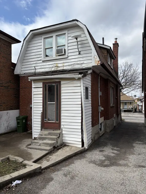 501 Whitmore AVE, Toronto W04, ON M6E 2N9