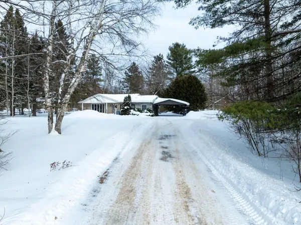 109 Perth ST, Rideau Lakes, ON K0G 1E0