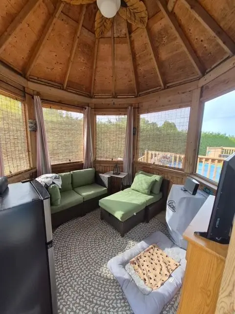 15 Ferguslea RD E, Admaston/bromley, ON K7V 3Z9