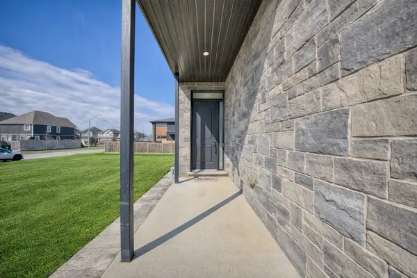 3 DAMUDE AVE, Thorold, ON L2V 0G7