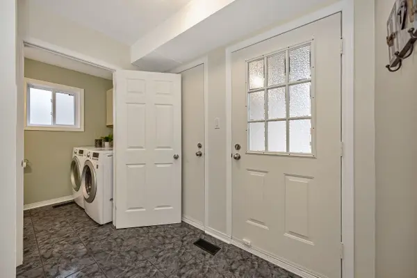 63 Victor ST, Stittsville - Munster - Richmond, ON K2S 1H8