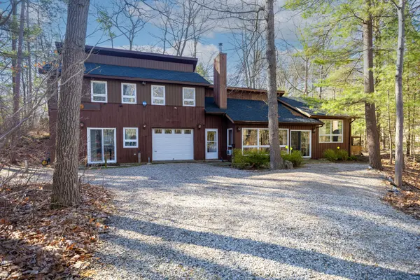 10277 Grand Oaks DR, Lambton Shores, ON N0M 1T0