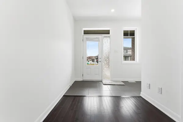 2082 Caltra CRES, Barrhaven, ON K2J 6V4