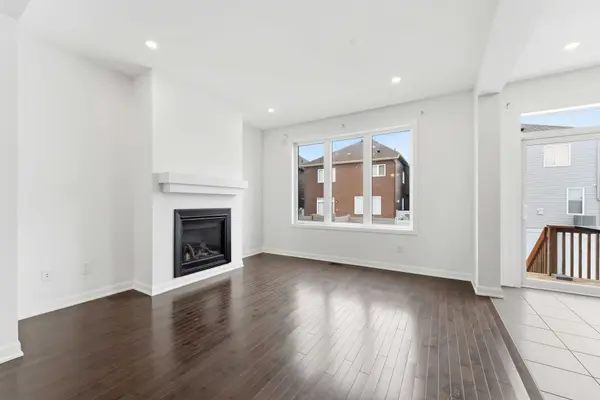 2082 Caltra CRES, Barrhaven, ON K2J 6V4