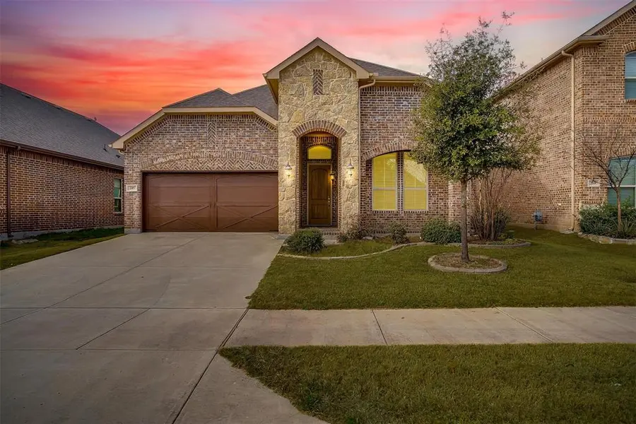 205 Mineral Point Drive, Aledo, TX 76008