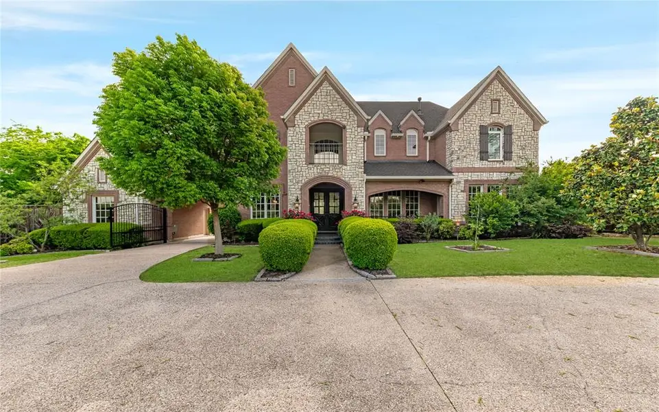 10110 Betty Jane Lane, Dallas, TX 75229