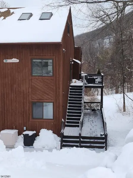 6 Baily Bunion Ct #9, Vernon Twp., NJ 07462