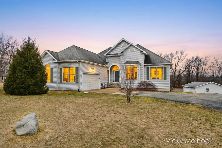 4142 Hickory Hill LN, Baltimore Twp, MI 49058