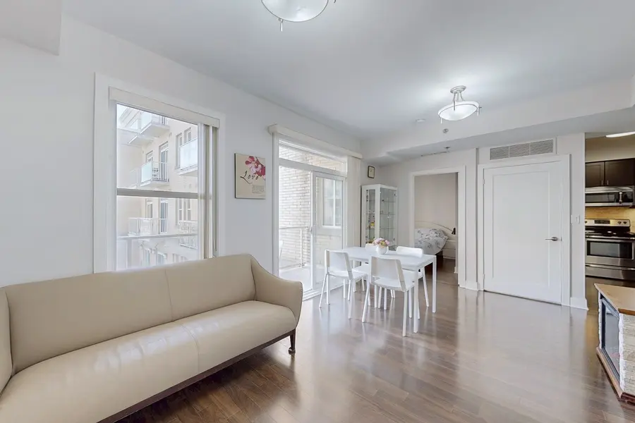 28 Prince Regent ST #203, Markham, ON L6C 0V5