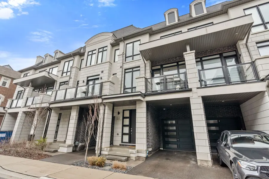 37 Globemaster LN, Richmond Hill, ON L4E 1H4