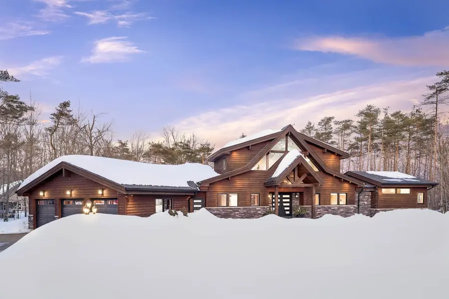 22 Houben CRES, Oro-medonte, ON L0L 1T0