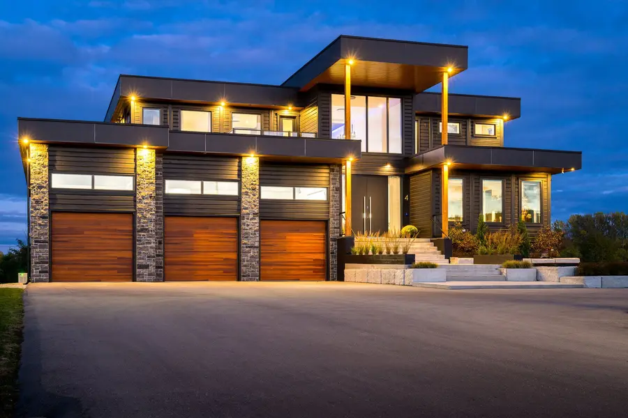 4 Raintree CT, Clearview, ON L9Y 0K2